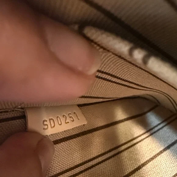 Louis Vuitton Brown and Tan Monogram Pouch Authentic - Picture 6 of 10